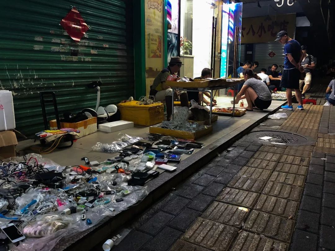 夜探深圳华强北鬼市凌晨开张天亮散场