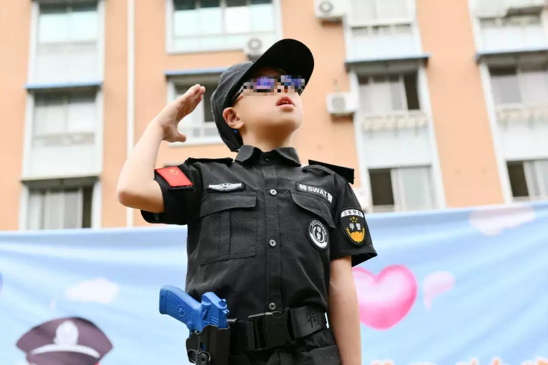 我想当警察今天带你去当警察