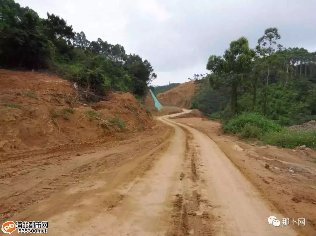 陆川清湖至浦北石埇二级公路火热施工走去工地看看