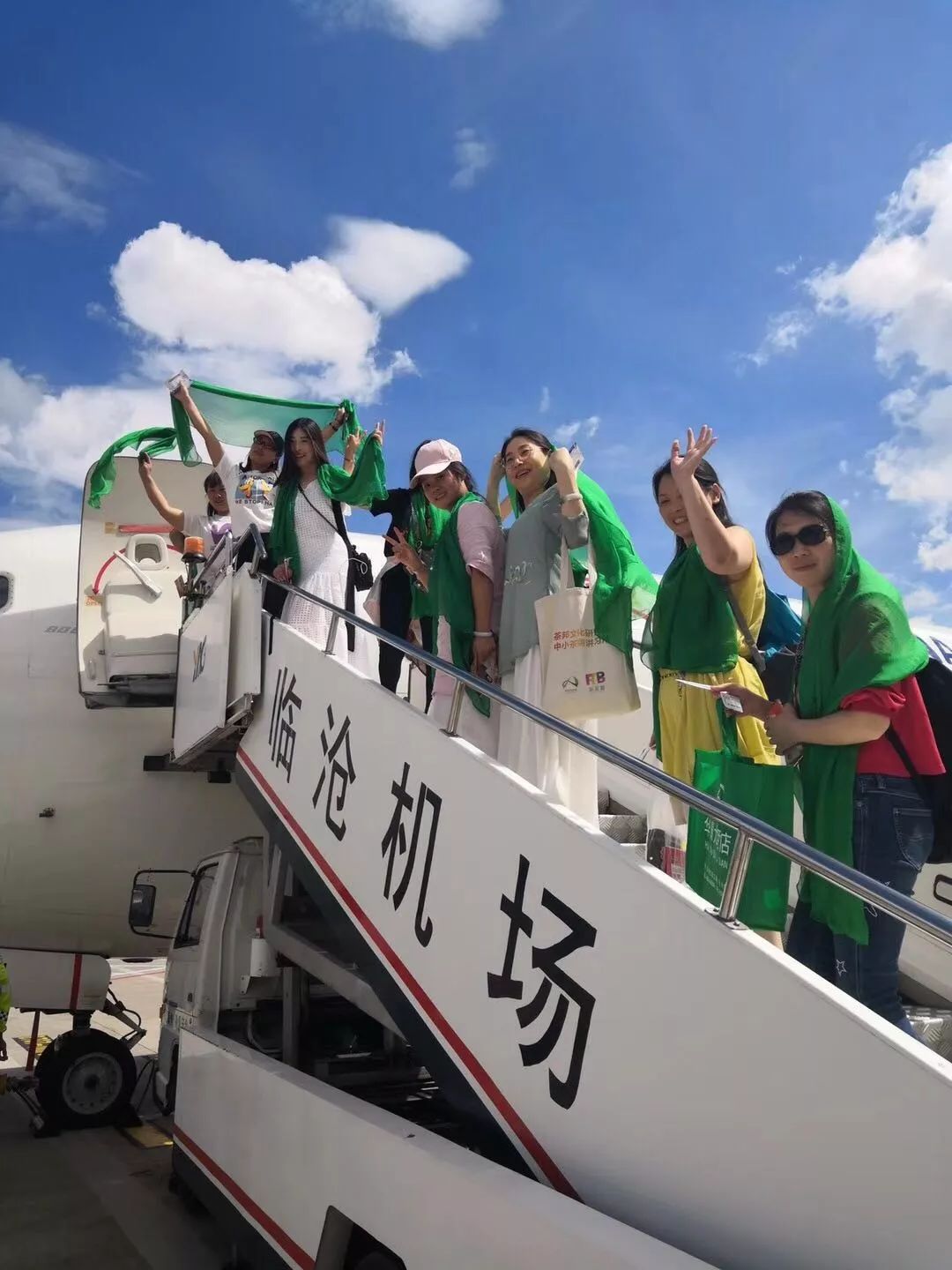 离开临沧我们前往游学的下一站西双版纳两年前我们是从西双版纳坐