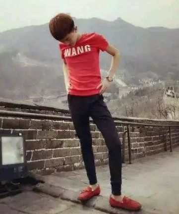 点的大哥一般还是喜欢盖头,炮头精神小伙都不怎留长头发其次头可破