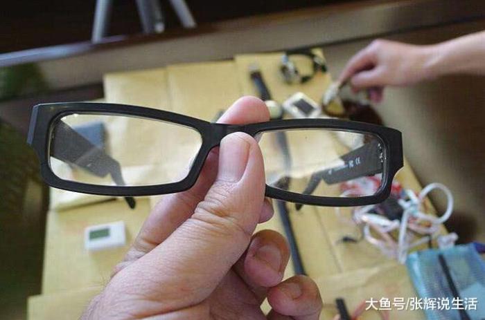 高考考场惊险高科技监考官视而不见网友作弊手段高端