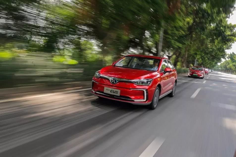 【盘点2019深港澳国际车展】北汽新能源eu系列受亲睐