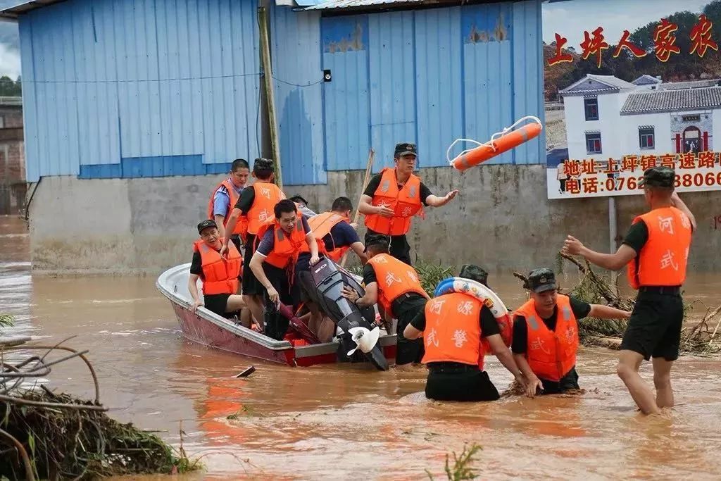 暴雨肆虐严重水浸河源多地停课枫树坝水库开闸泄洪