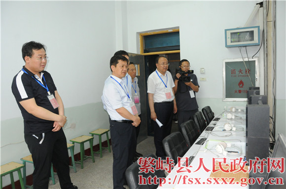 繁峙政府县长崔峥岭检查高考备考工作