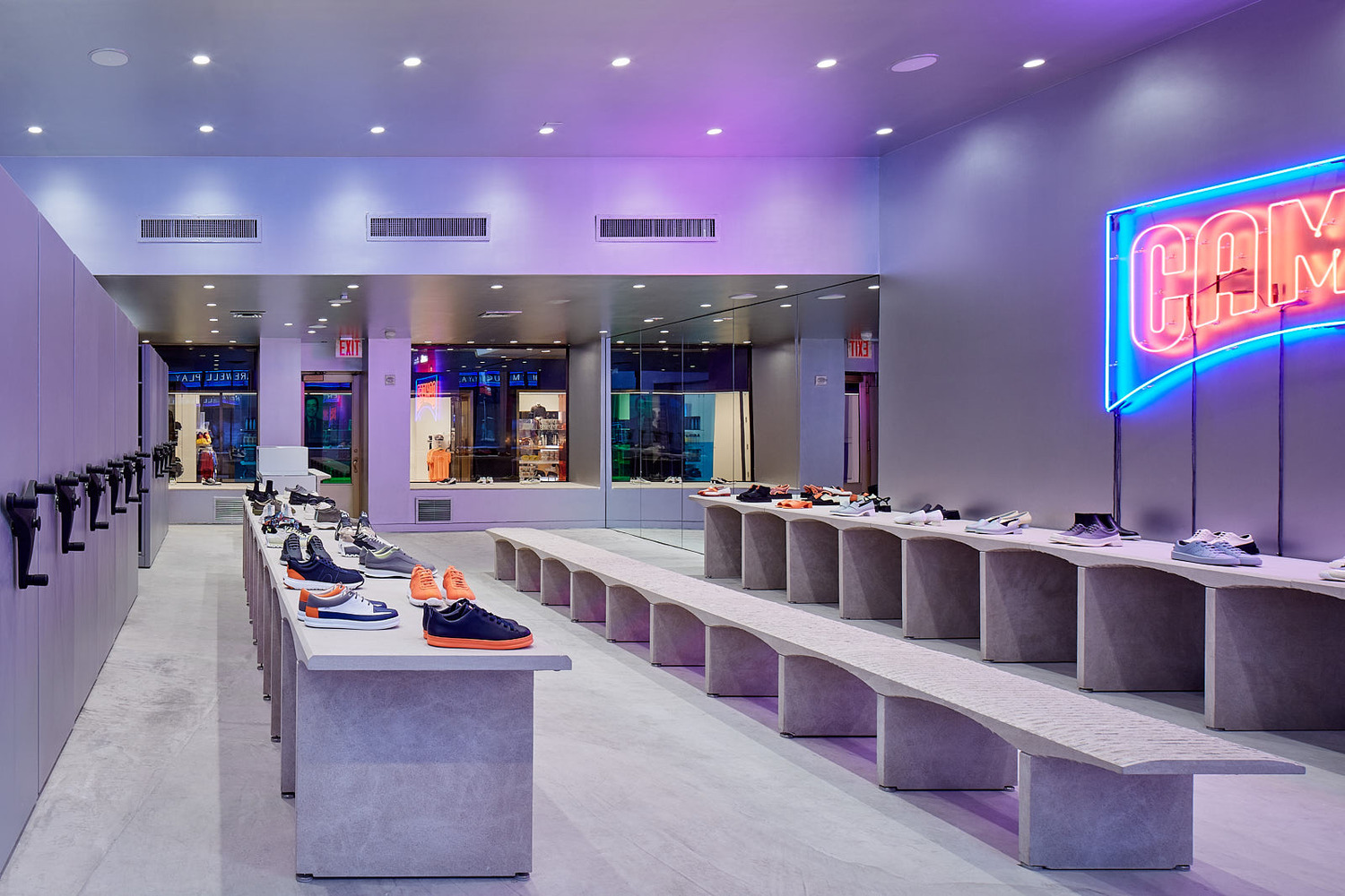 彩色的camper专卖店设计,独特的布局让购物都变得有趣起来!