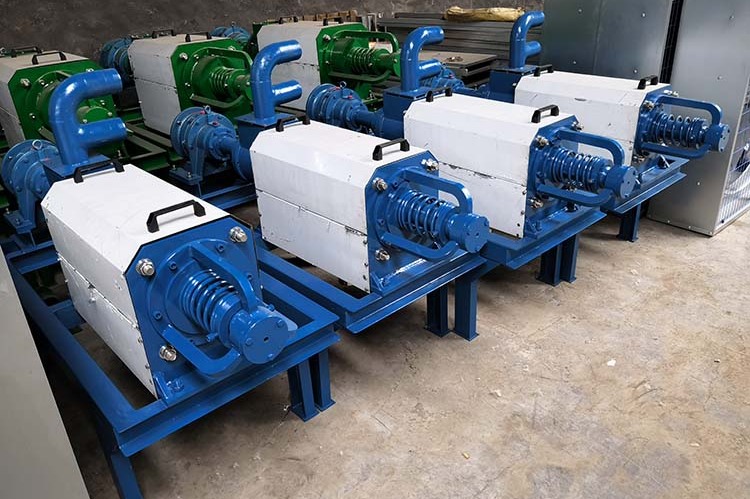 粪便干湿分离机便能很好的处理,猪粪,鸡粪,牛粪等都能处理