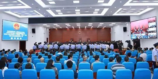 达州公开庭审张小林团伙重大涉黑案_渠县