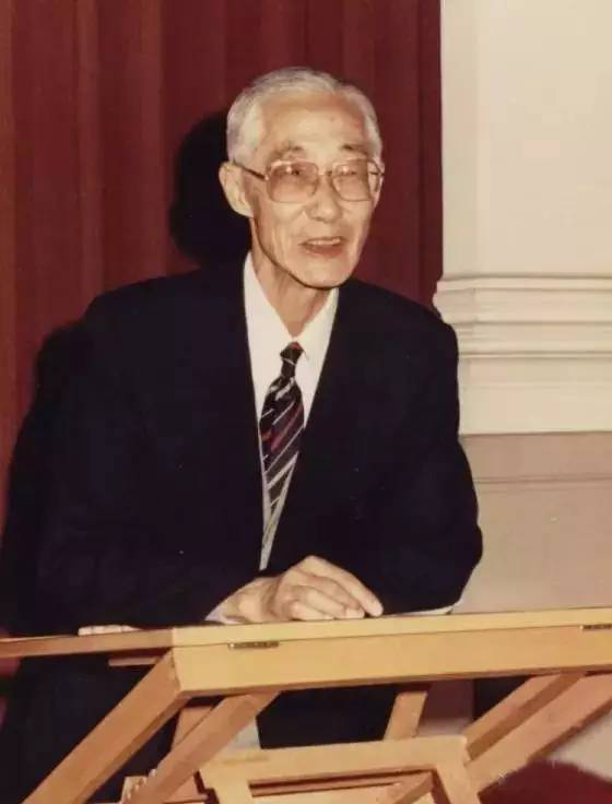 北大哲学系足球专业肄业记_洪谦