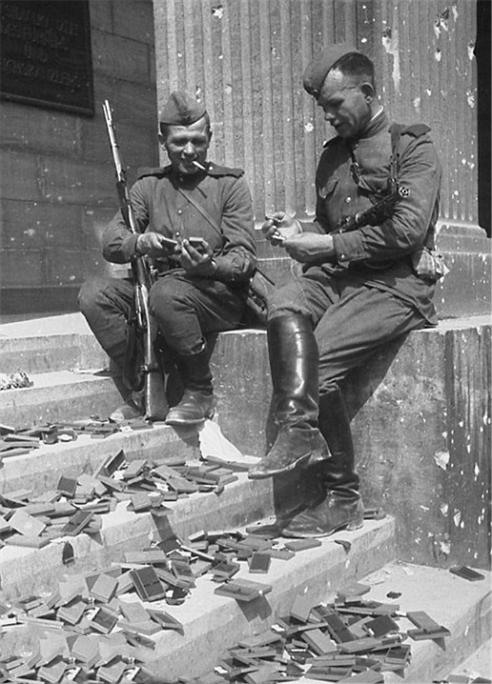 二战纳粹最后堡垒柏林国会大厦喀秋莎怒吼帝国核心成了废墟