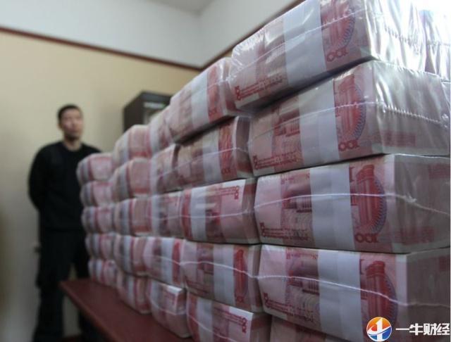 俄罗斯运1000万卢布后中国也向俄罗斯运送155亿人民币现钞加速去美元