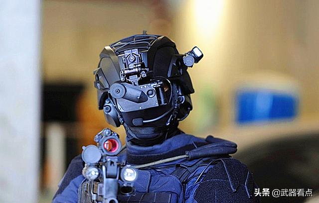 军事丨中国军队列装新型夜视仪,还在枪支上安装激光指示器