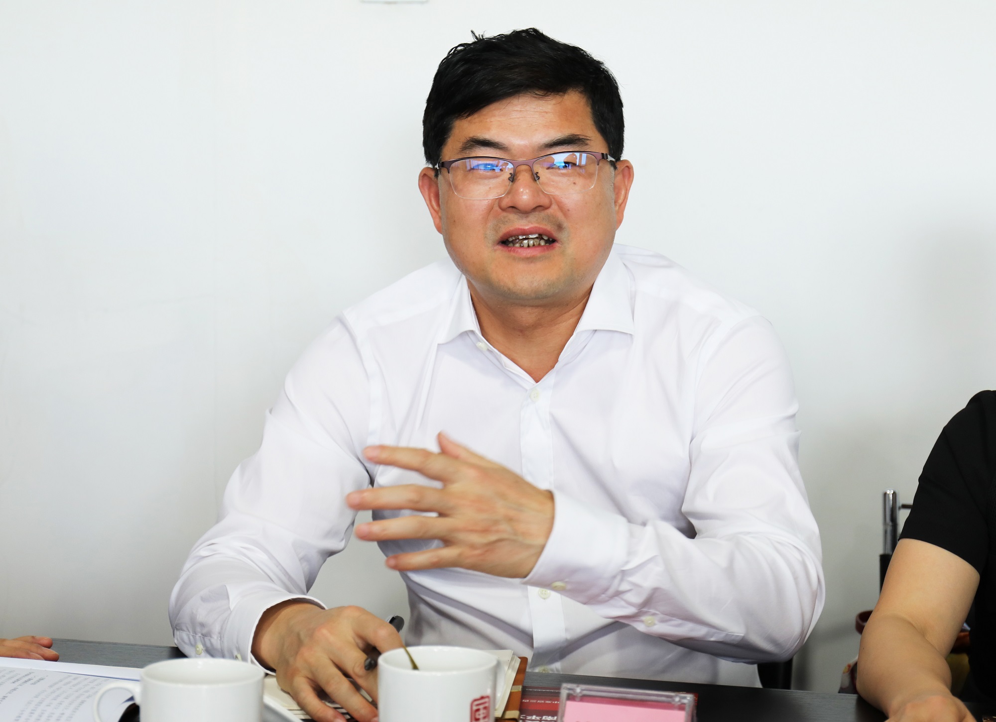 魏良鹏说,南平市不仅山清水秀,气候宜人,而且自然风光优美,名胜古迹多