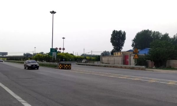 京昆高速尤家坟入口▲京昆高速张坊出入口方案二:长琉路-房易路-云