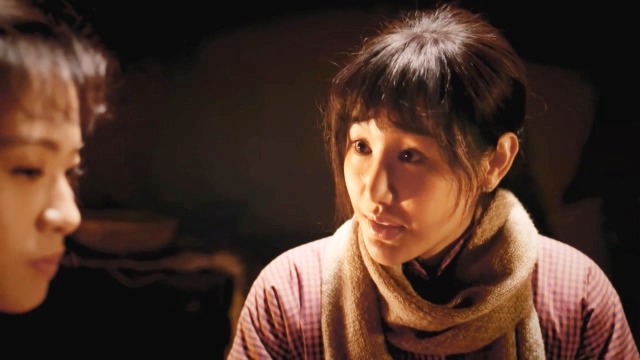 区小队玉凤这是什么情况又哭又笑的