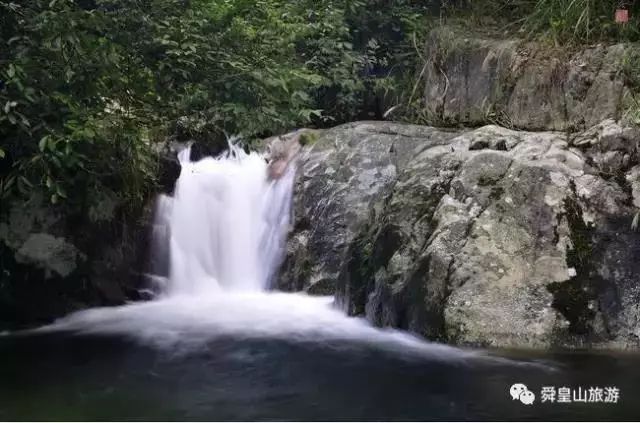 有:蝴蝶谷,鸳鸯亭,二妃晾锦瀑,品氧中心,娥皇舞袖瀑,浣沙瀑,陆公亭