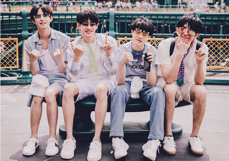 vogue5畅玩迪士尼写真大片曝光 青春洋溢活力四射