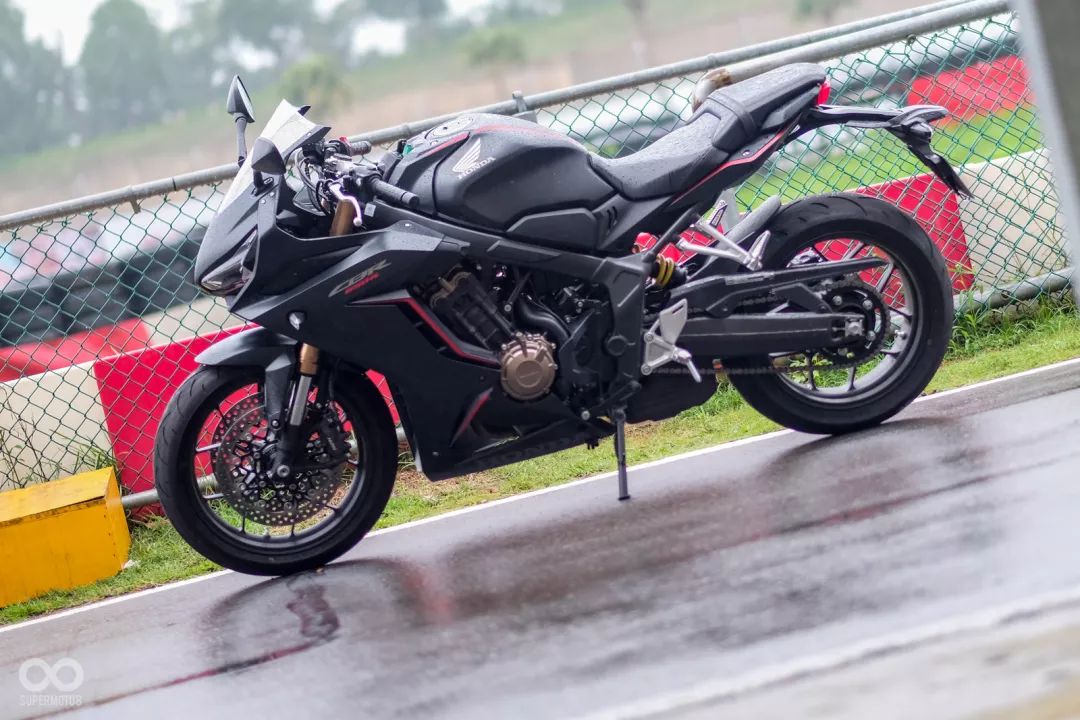 機車檔案hondacbr650r500r傳承rr火刃基因的中量級街車