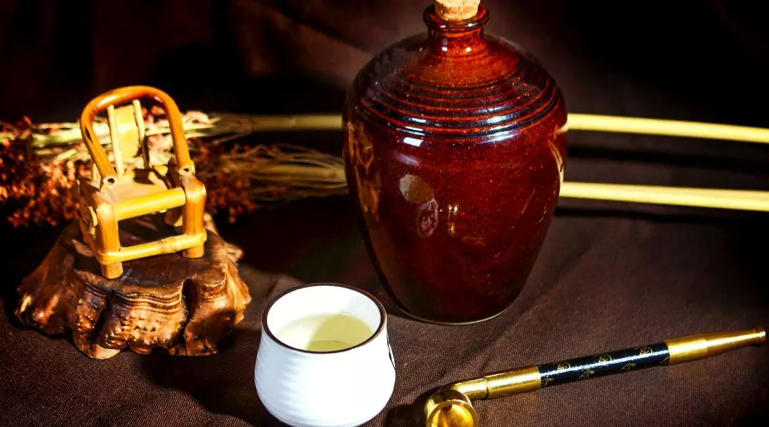 白素贞喝了雄黄酒现真身