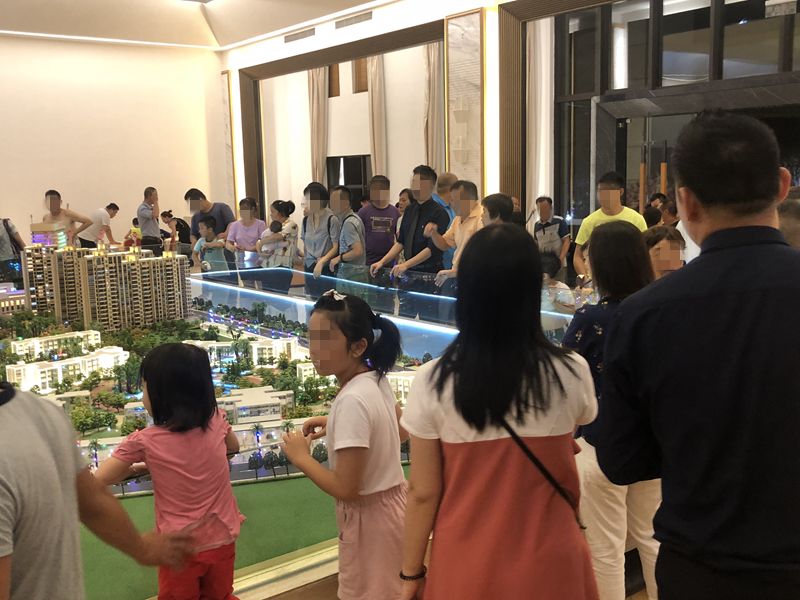 开平这个盘人山人海!抢房.