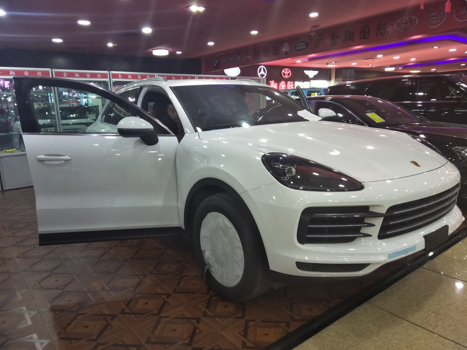 2019款保时捷卡宴天津港清仓处理全国最低价