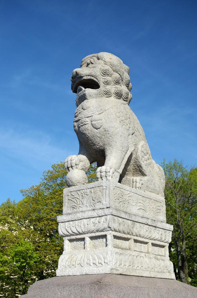 石狮石雕艺术的风格和成就 _气势