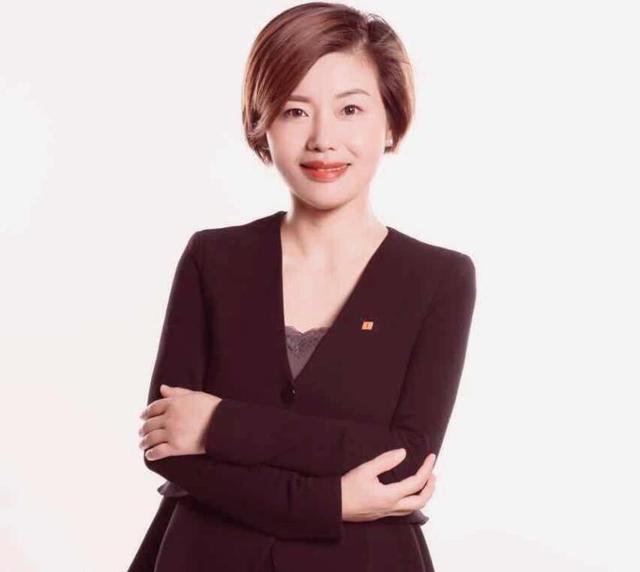 深圳佳兆业更换球队总经理由丁冬梅担任球迷又一位美女老总