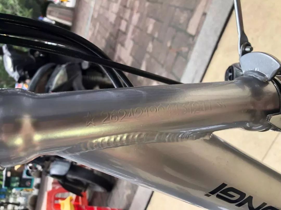 选车你只看"颜"?错!重点先看这个标识_自行车