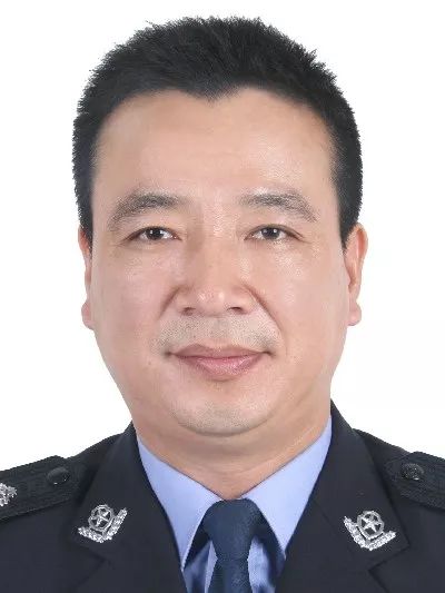 他有一颗红亮的心记新东派出所社区民警周红星