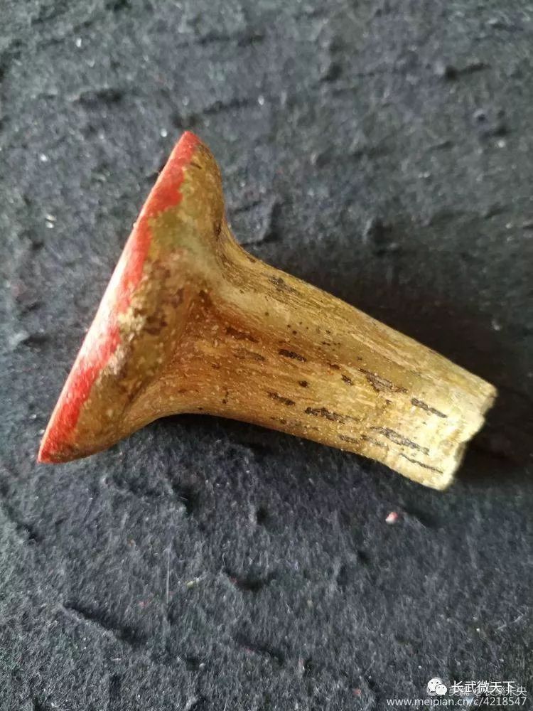 印文:高兴 材质:南瓜蒂 尺寸:约3*3*7 创作时间:2019.3.