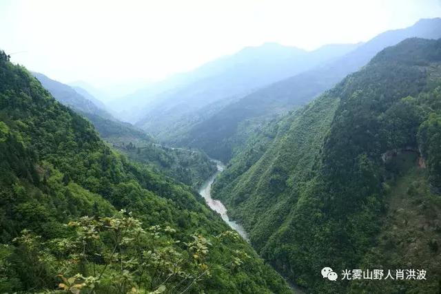 米仓山南麓东榆镇桥坝溶洞胜地一场地心之旅