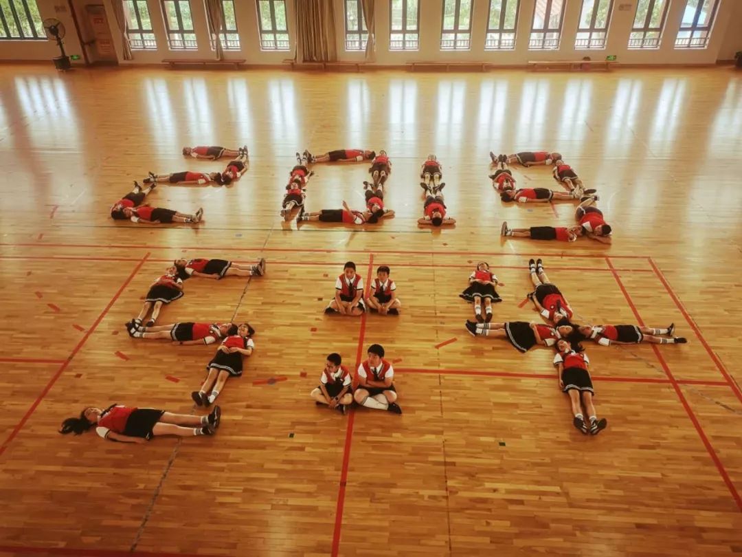 毕业季毕业记罗店中心校2019届创意毕业照