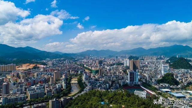 云浮市城区发生了很多变化你feel到了吗