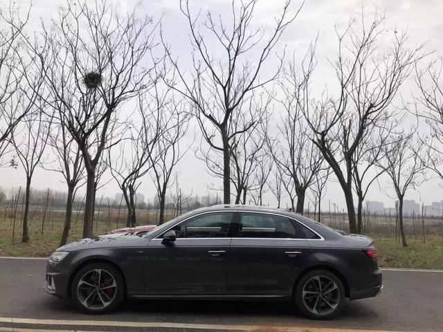 驾驶性能工程师科学评测奥迪A4家族（一）：A4L的放肆与隐忍_head