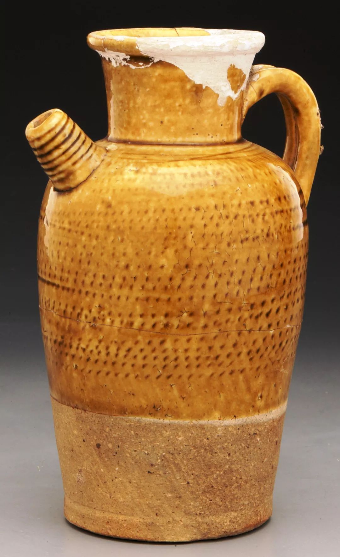 古代黄釉瓷概览_唐代