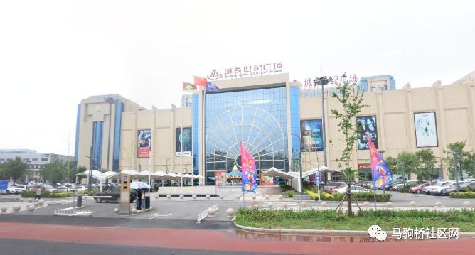 小心城乡世纪广场这个拦路虎马桥车主昨天就不幸中招了