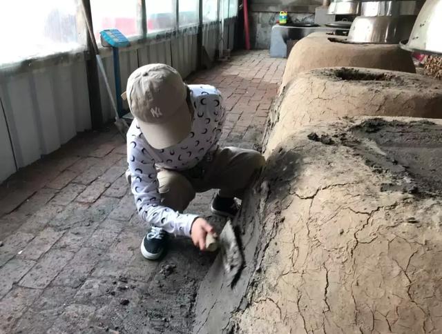 隐藏在市区内的农家院东北传统坑烤香晕你