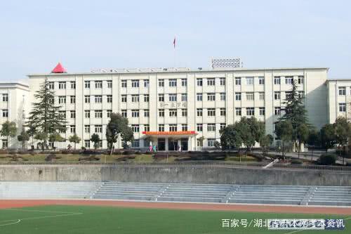 2019年湖北汽车工业学院普通专升本报考总人数为290人!