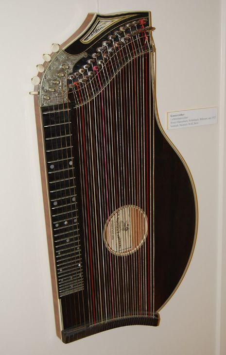 齐特琴(zither)卡龙琴(qanun)鲁特琴(lute)厄乌德琴 (al ud)雷贝琴