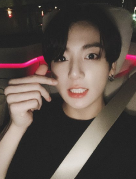 田柾国翻栏杆造成拥挤,被粉丝"批评",背后的故事却非常暖心