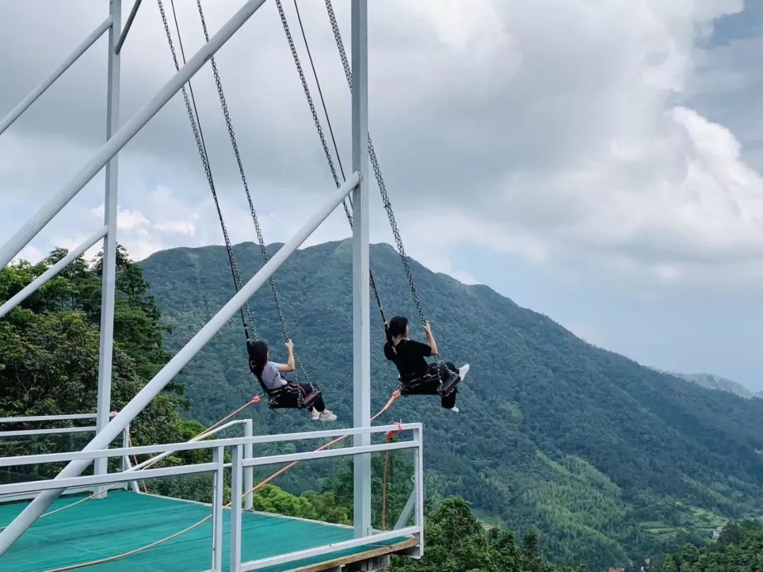 高考毕业旅行来这玻璃空中漂流竹海滑道离湛江3小时车程不到