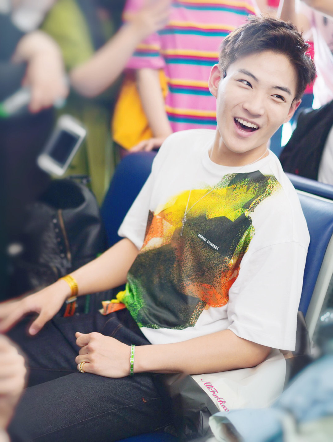 李鑫一去年《创造101》未能成团但实力不错,人气不错,呼声很高的小姐