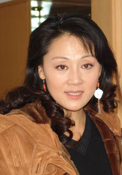 她是知名老戏骨,儿子智商仅有4岁,女儿却凭高颜值进入娱乐圈_王姬