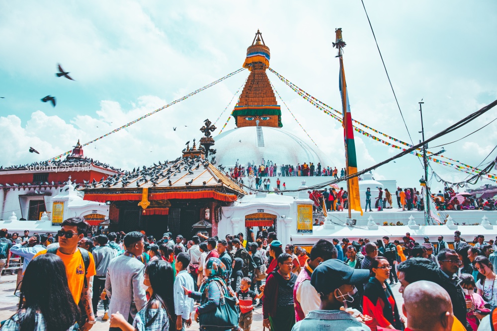 全世界最大佛塔位于尼泊尔，紧连中国西藏，已列入世界遗产