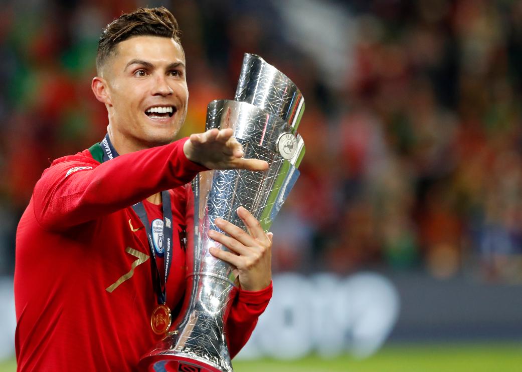 原创霸气c罗暗示自己配得上金球奖豪取三冠军还要我做什么