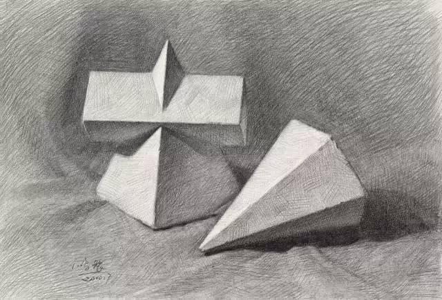 ③我们再来看结构素描与明暗素描的对比就会发现,最终要的依然是形体