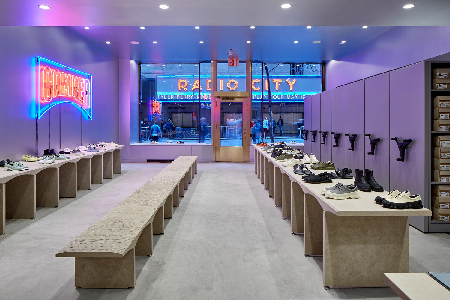 彩色的camper专卖店设计,独特的布局让购物都变得有趣起来!