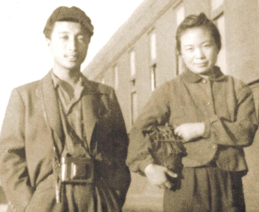 郎郎自传上了多年学的母亲陈布文为了逃婚离家出走闹革命