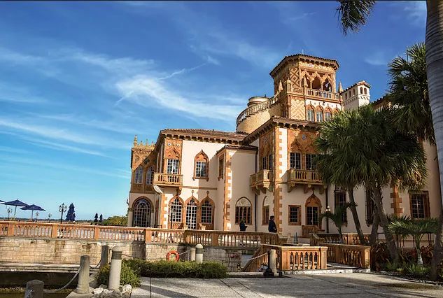 佛州坦帕湾萨拉索塔是有着各种乐趣的地方沙滩博物馆购物中心