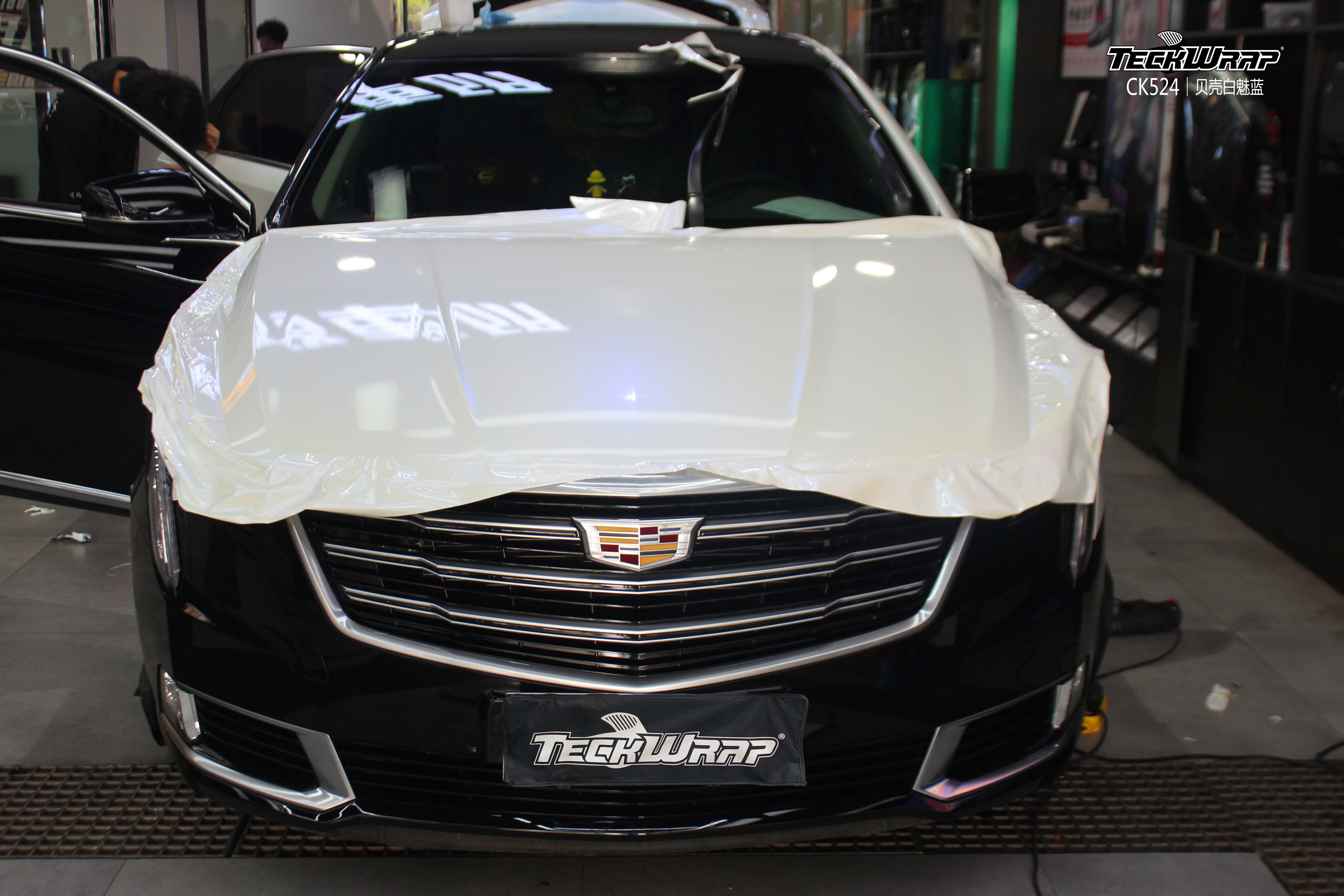 凯迪拉克xts 汽车改色贴膜teckwrap美国秃鹰ck524贝壳白魅蓝